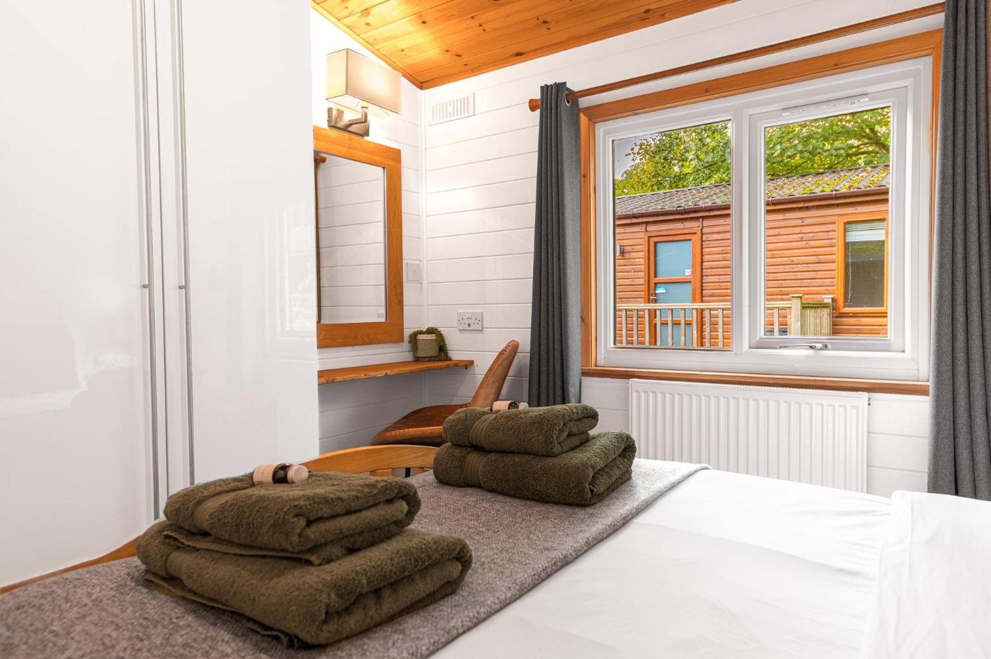 Bowness 45 - 2 Bedroom Lake Windermere Lodge Esterno foto