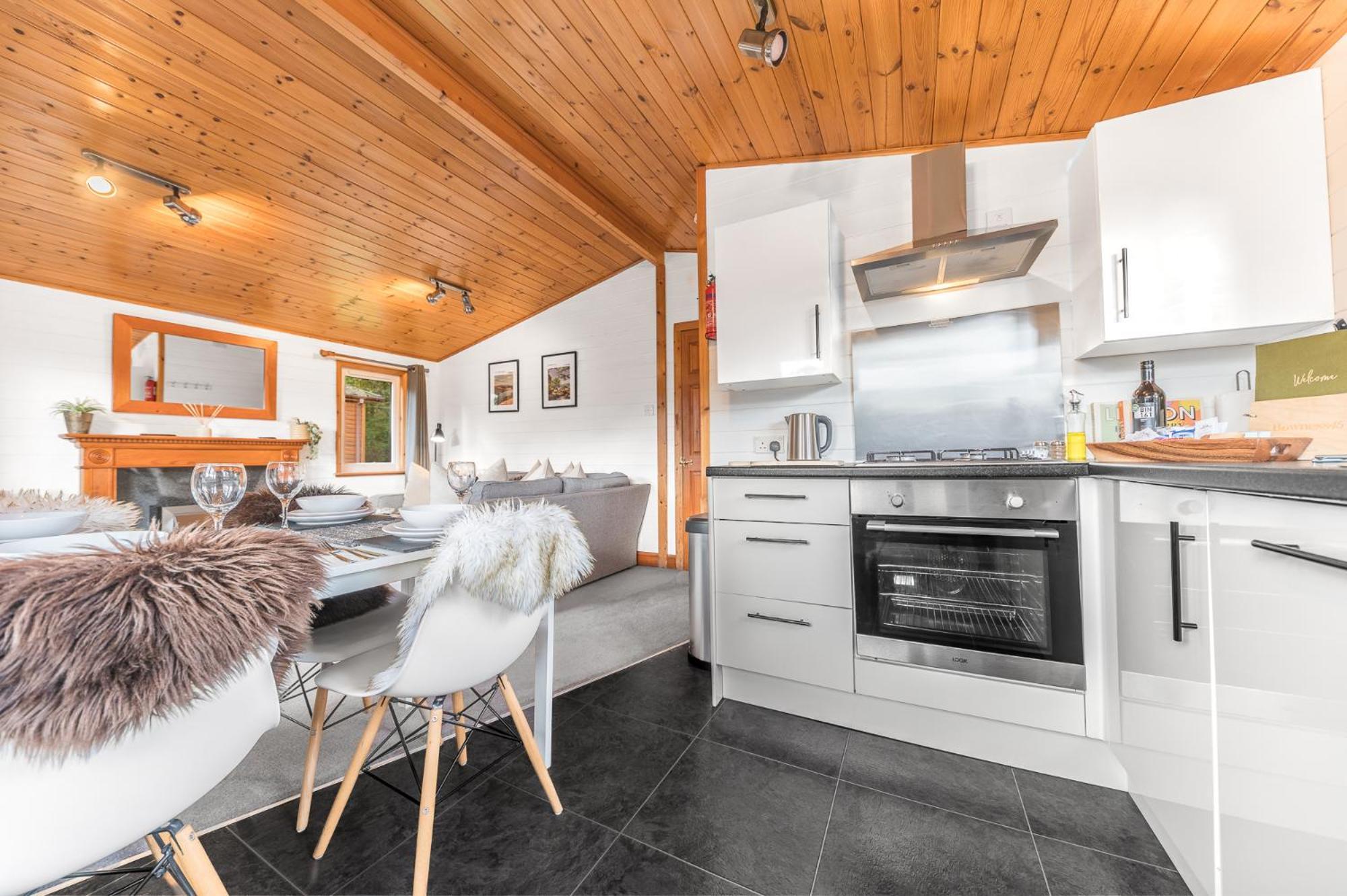 Bowness 45 - 2 Bedroom Lake Windermere Lodge Esterno foto