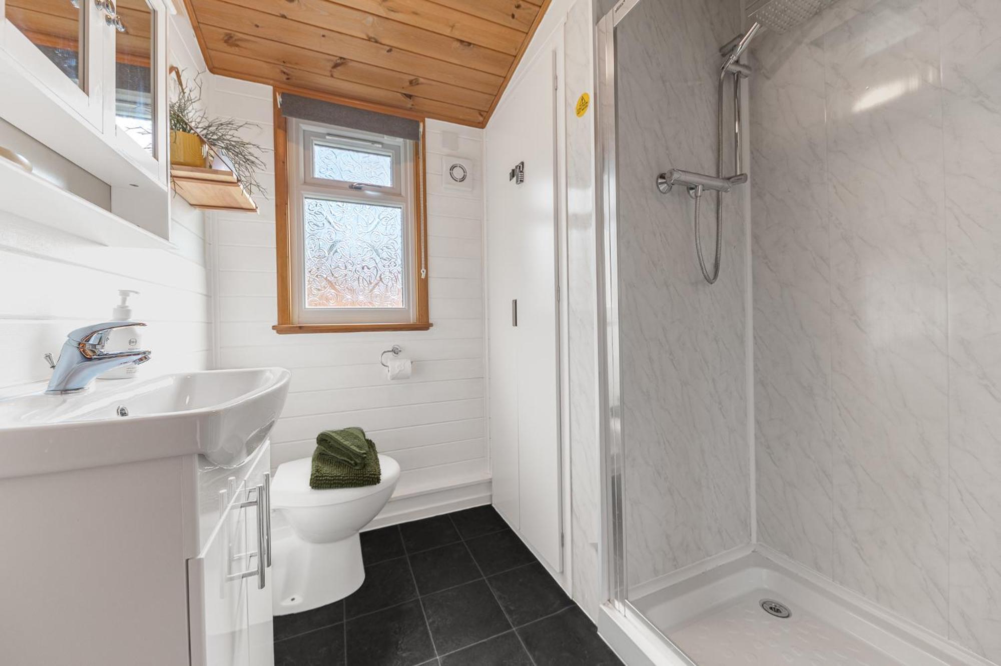 Bowness 45 - 2 Bedroom Lake Windermere Lodge Esterno foto
